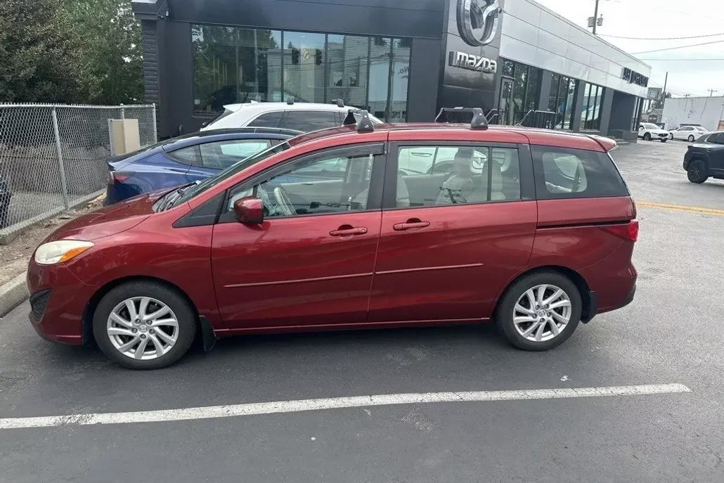 2012 Mazda Mazda5 Sport photo 1