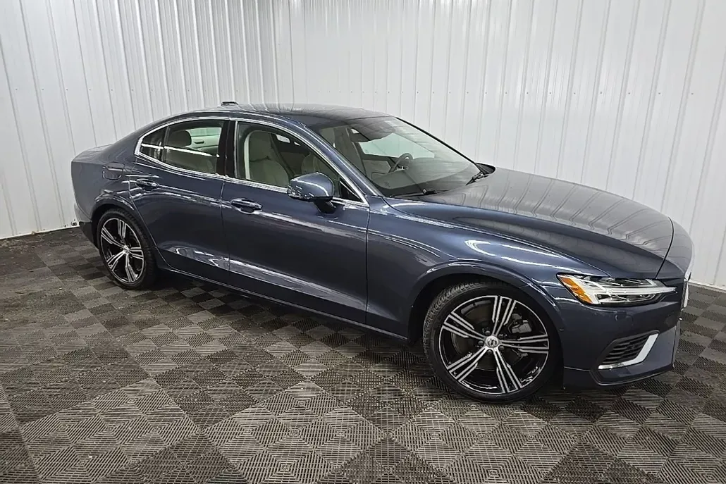 2019 Volvo S60 T8 Inscription photo 1