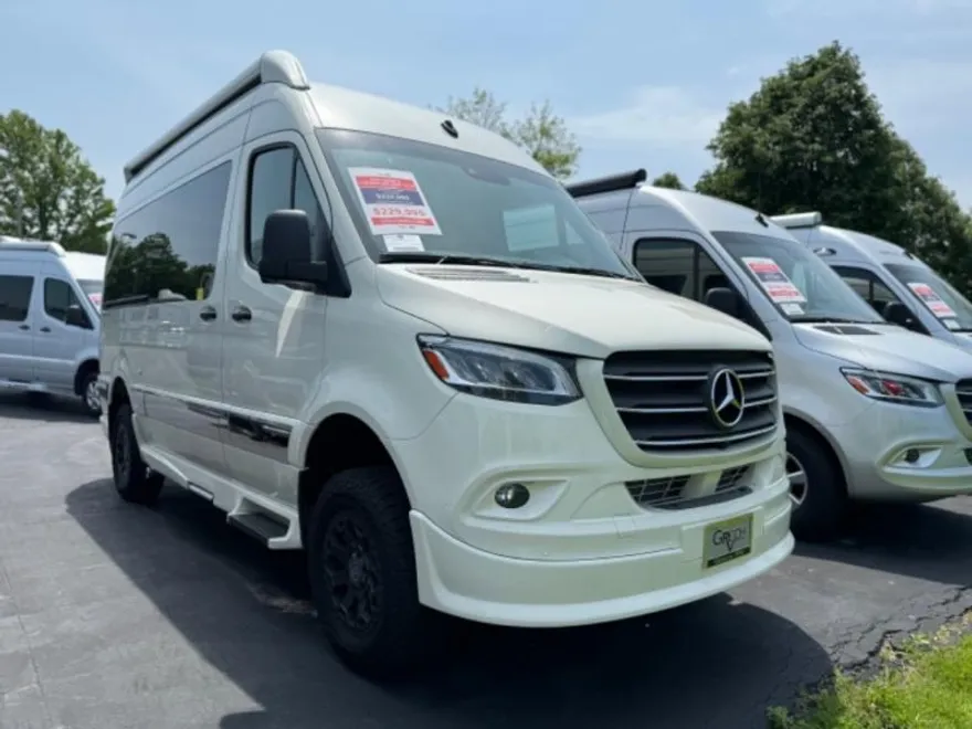 2023 Mercedes Benz Sprinter 2500 photo 1