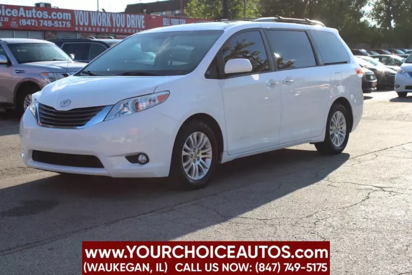 2014 Toyota Sienna XLE photo 1