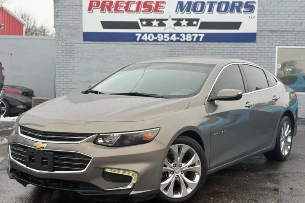 2017 Chevrolet Malibu Premier photo 1