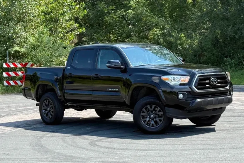 2023 Toyota Tacoma SR5 V6 photo 1