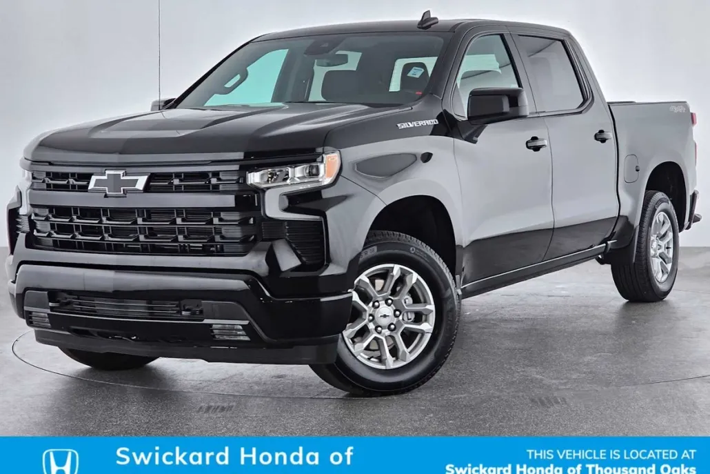 2024 Chevrolet Silverado 1500 RST photo 1