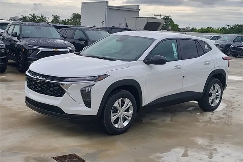 2026 Chevrolet Trax LS photo 1
