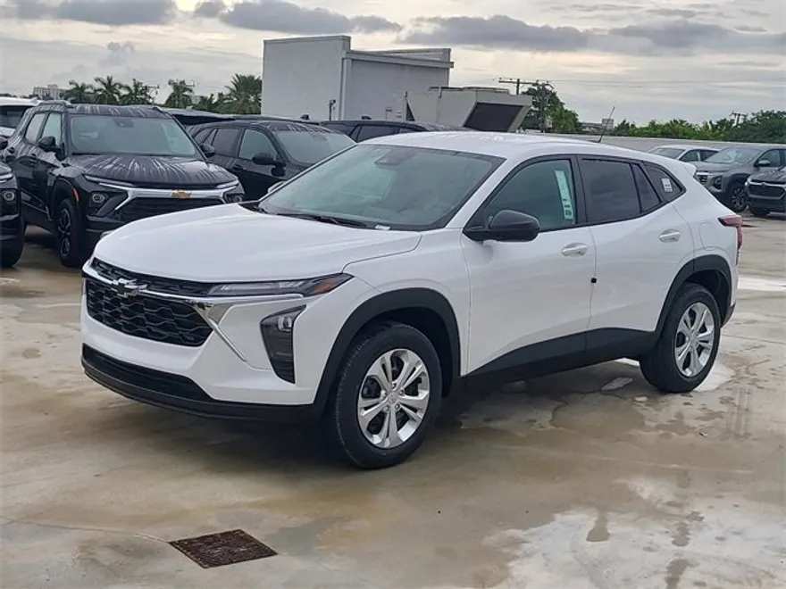 2026 Chevrolet Trax LS photo 1