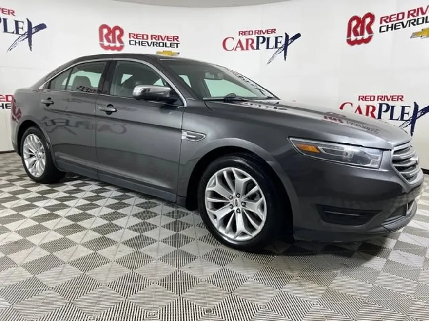 2016 Ford Taurus Limited photo 1