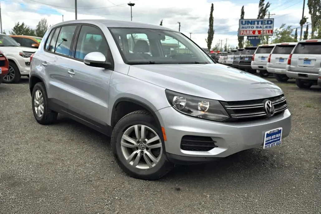 2013 Volkswagen Tiguan Sport photo 1