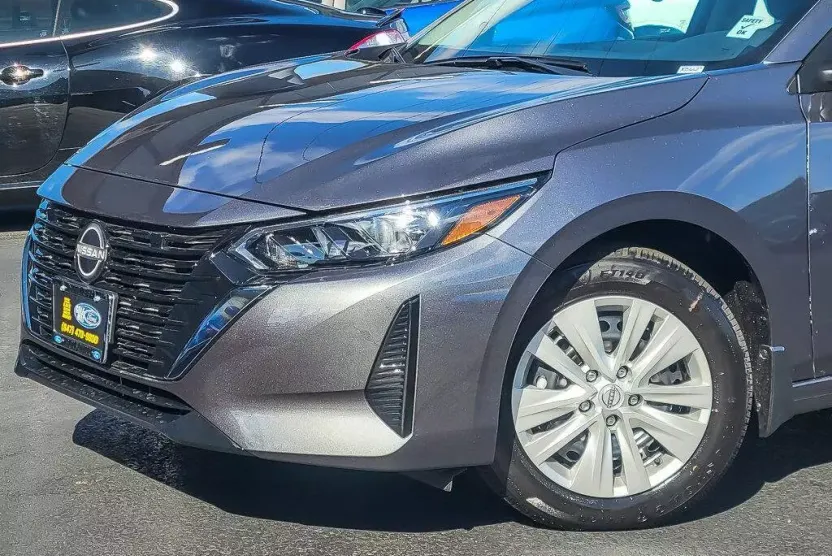2025 Nissan Sentra S photo 1