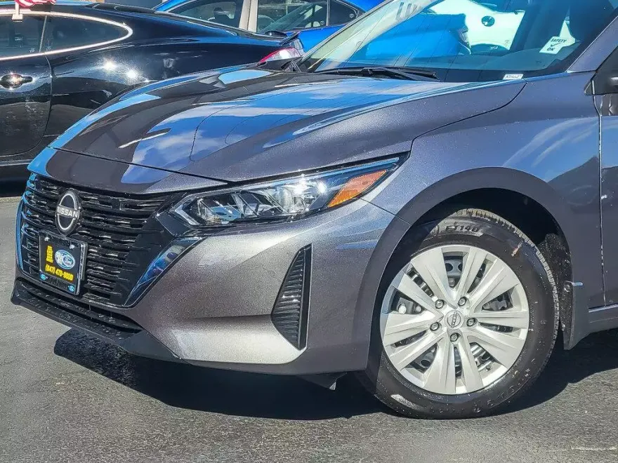 2025 Nissan Sentra S photo 1