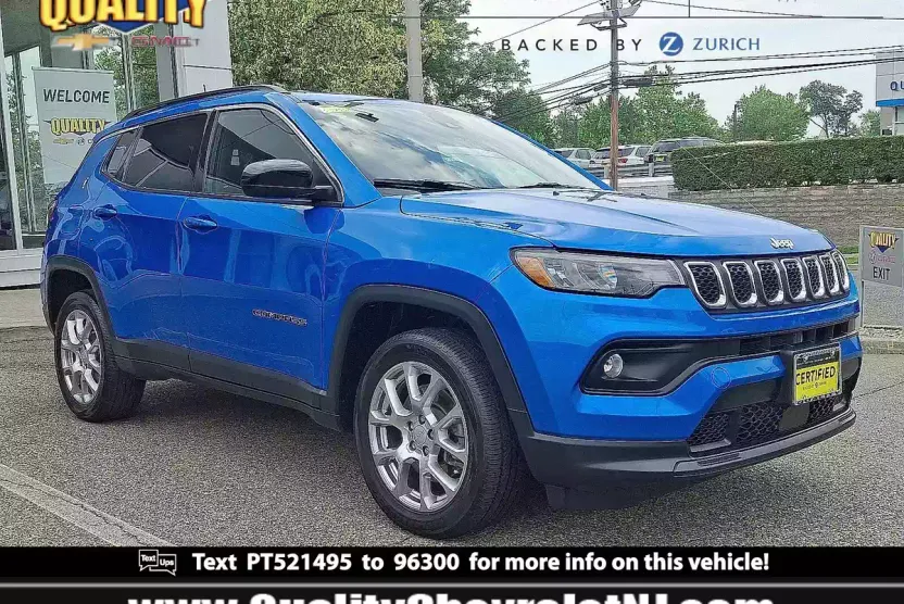2023 Jeep Compass Latitude Lux photo 1