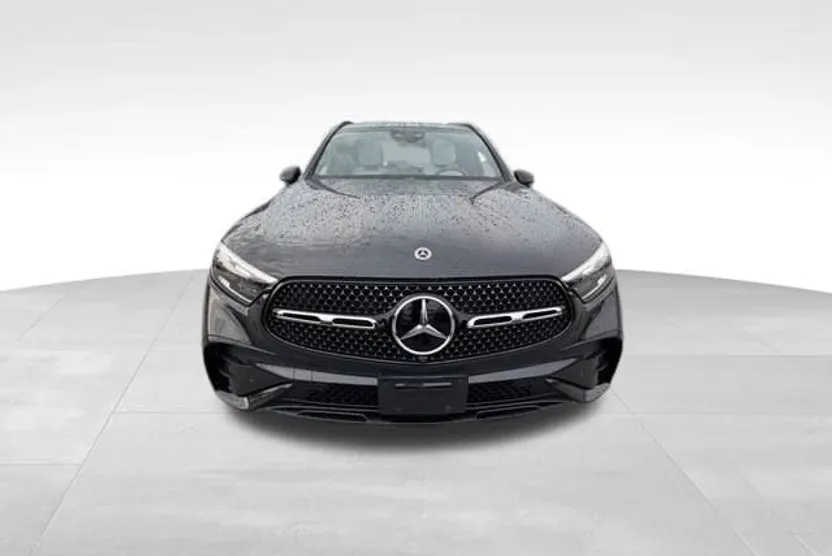 2024 Mercedes Benz GLC 300 4MATIC photo 1
