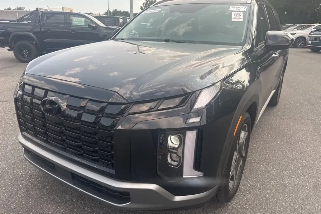 2025 Hyundai Palisade SEL photo 1