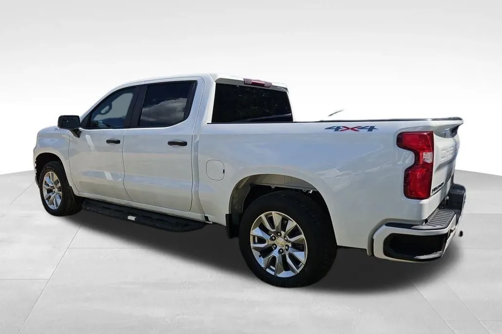 2022 Chevrolet Silverado 1500 Custom photo 1