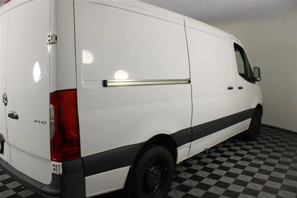 2021 Mercedes Benz Sprinter 2500 photo 1