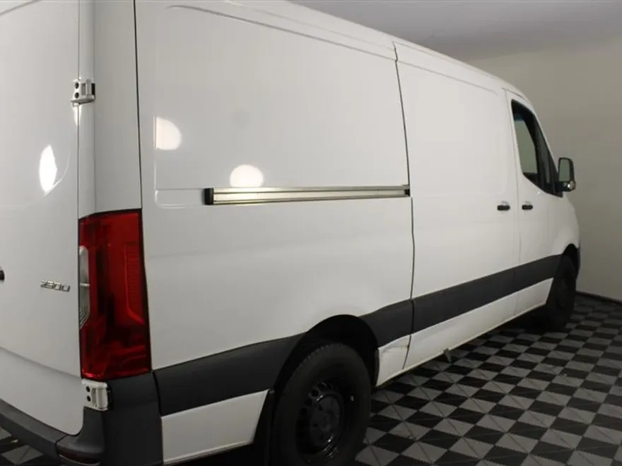 2021 Mercedes Benz Sprinter 2500 photo 1