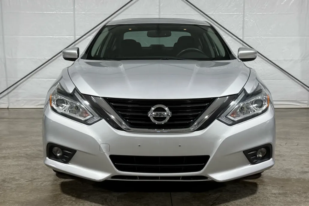 2018 Nissan Altima 2.5 SV photo 1