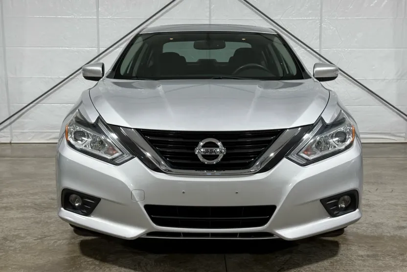 2018 Nissan Altima 2.5 SV photo 1