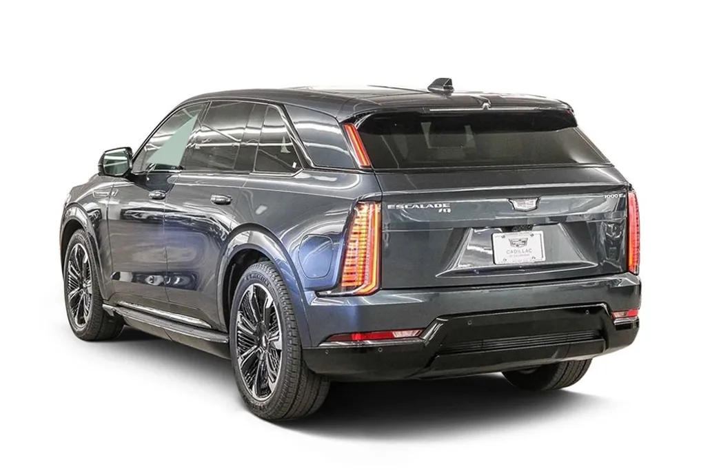 2025 Cadillac Escalade IQ Sport photo 1