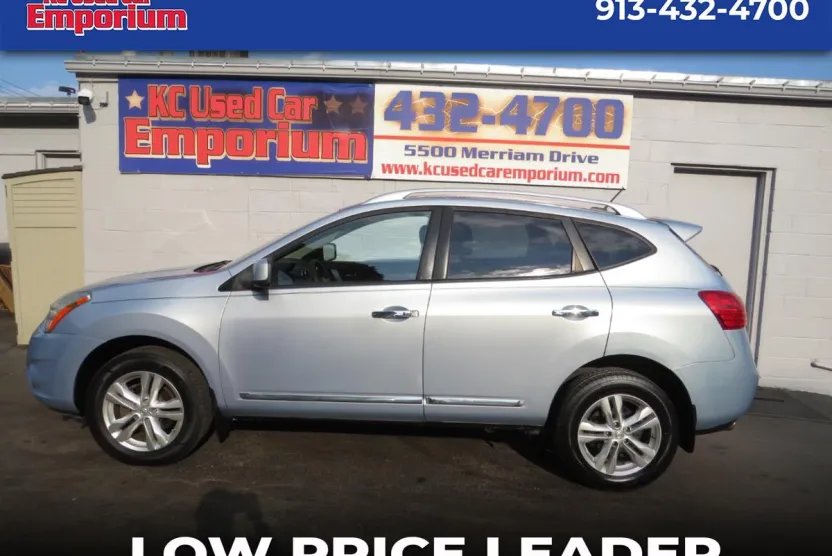 2013 Nissan Rogue AWD SV photo 1