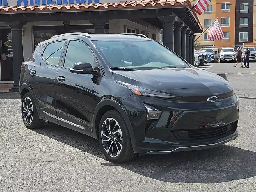 2023 Chevrolet Bolt EUV Premier photo 1