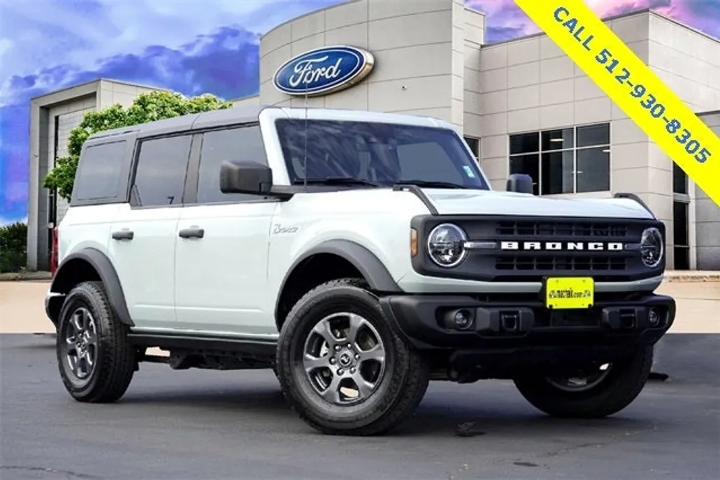 2023 Ford Bronco Black Diamond photo 1
