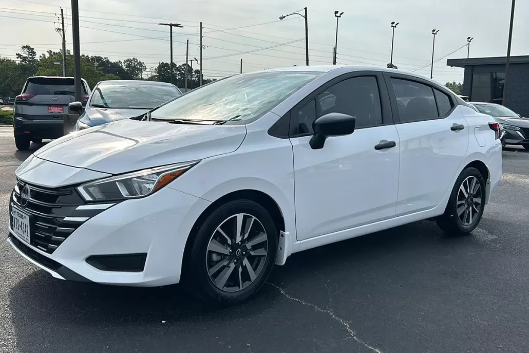 2024 Nissan Versa S photo 1