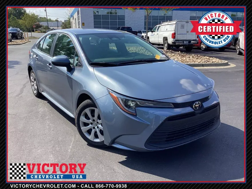2024 Toyota Corolla LE photo 1