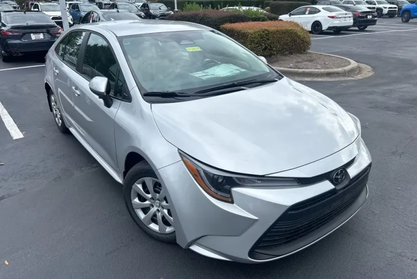 2026 Toyota Corolla LE photo 1