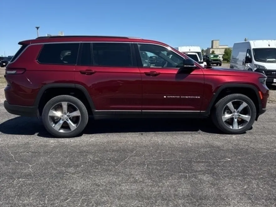 2025 Jeep Grand Cherokee L photo 1
