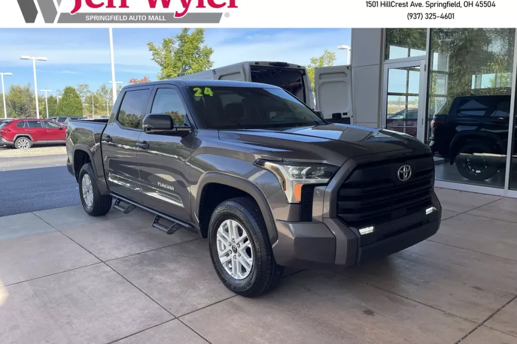 2024 Toyota Tundra SR5 CrewMax photo 1