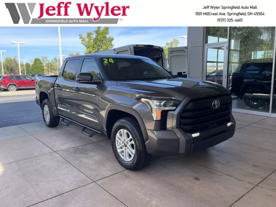 2024 Toyota Tundra SR5 CrewMax photo 1