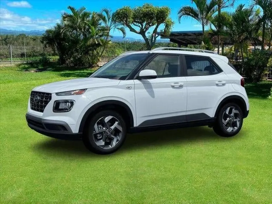 2025 Hyundai Venue SEL photo 1