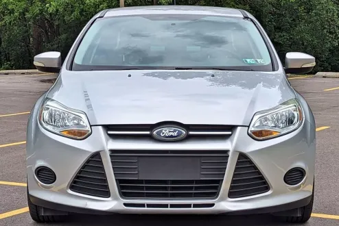 2014 Ford Focus Sedan photo 2