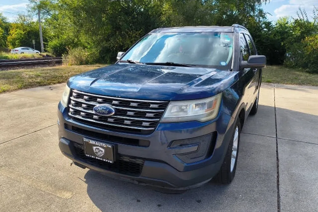 2016 Ford Explorer Base photo 1