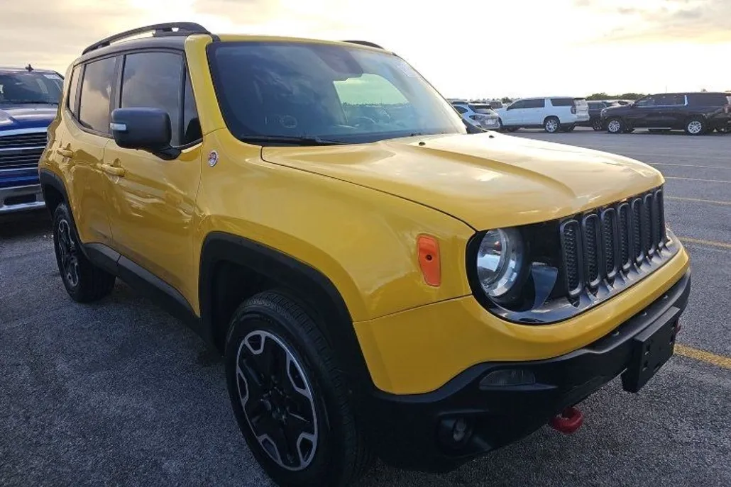 2017 Jeep Renegade Trailhawk photo 1