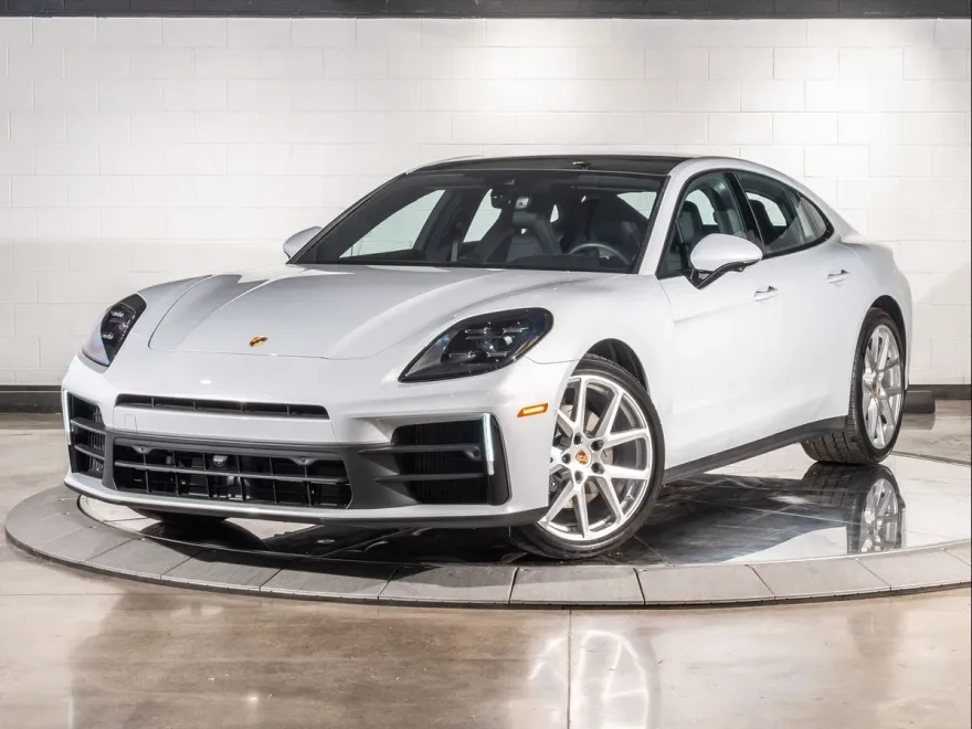 2025 Porsche Panamera 4 photo 1