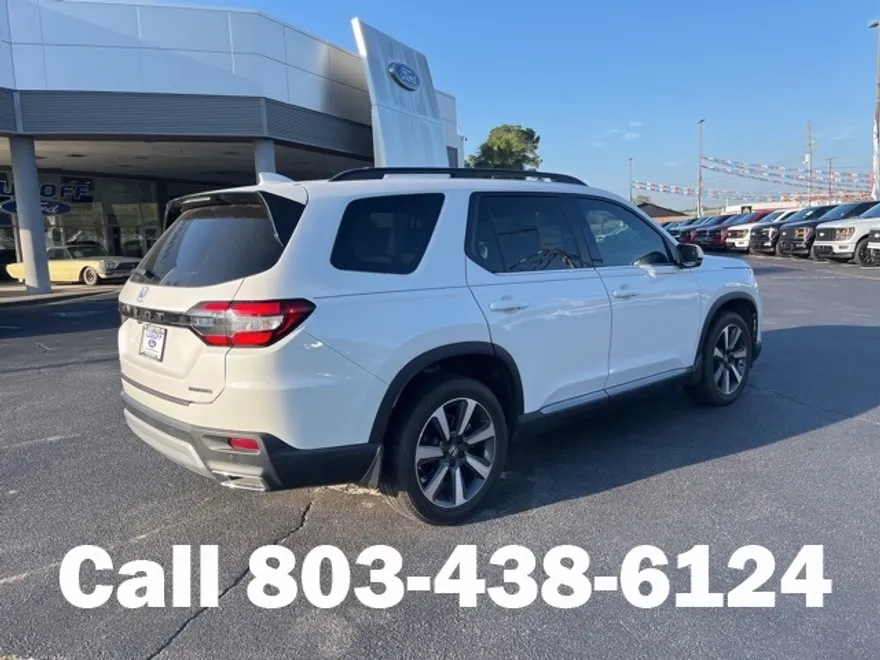 2024 Honda Pilot Touring photo 1