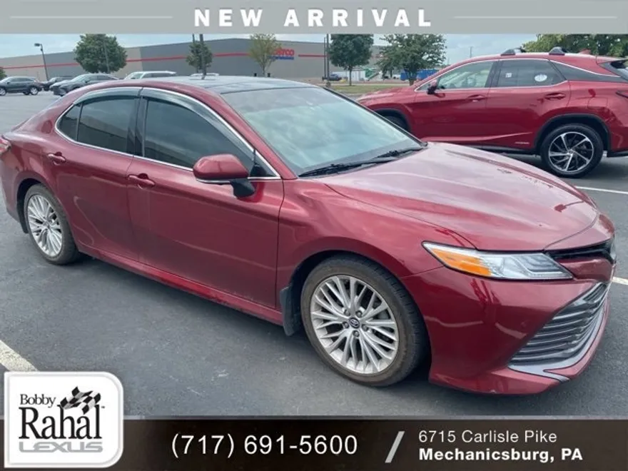 2018 Toyota Camry XLE photo 1