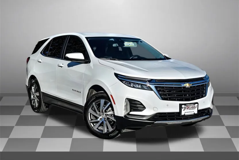 2023 Chevrolet Equinox LT photo 1