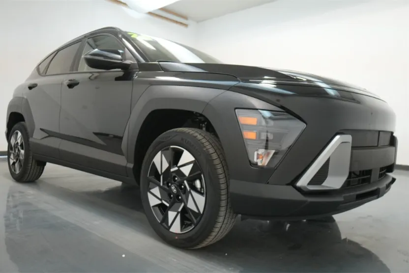 2025 Hyundai Kona SEL photo 1