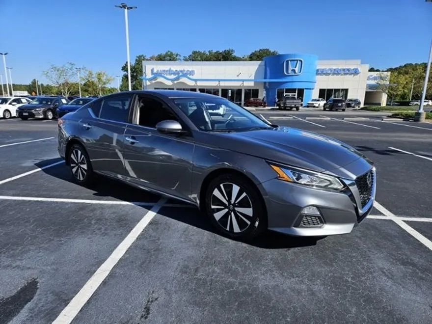 2021 Nissan Altima 2.5 SV photo 1