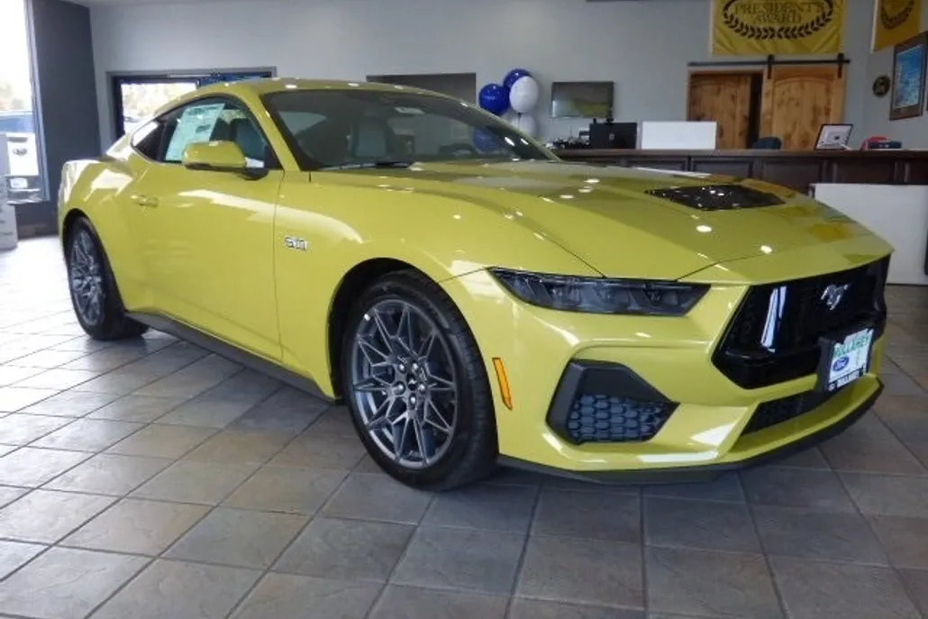 2025 Ford Mustang GT Premium photo 1