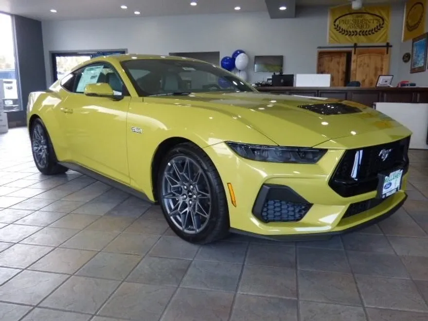 2025 Ford Mustang GT Premium photo 1