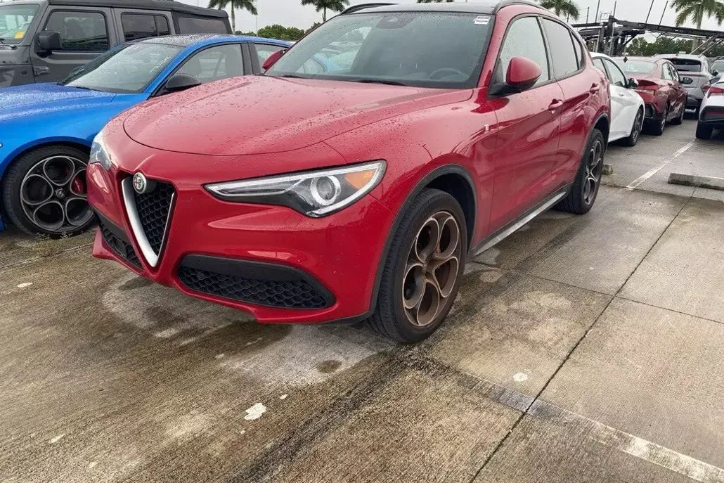 2022 Alfa Romeo Stelvio Ti photo 1