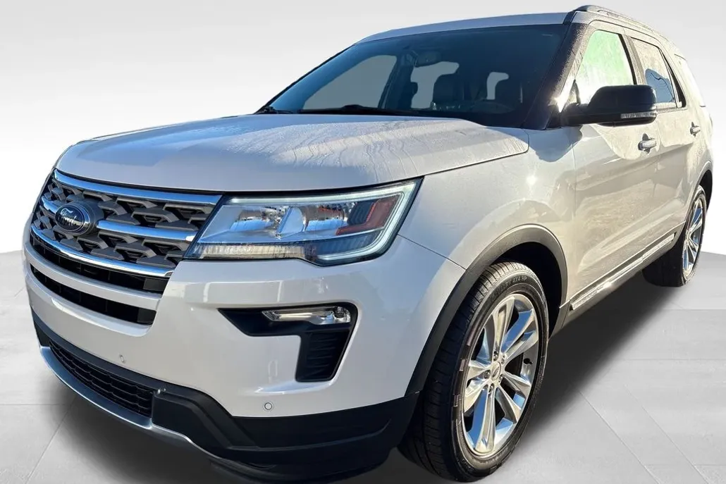 2018 Ford Explorer XLT photo 1