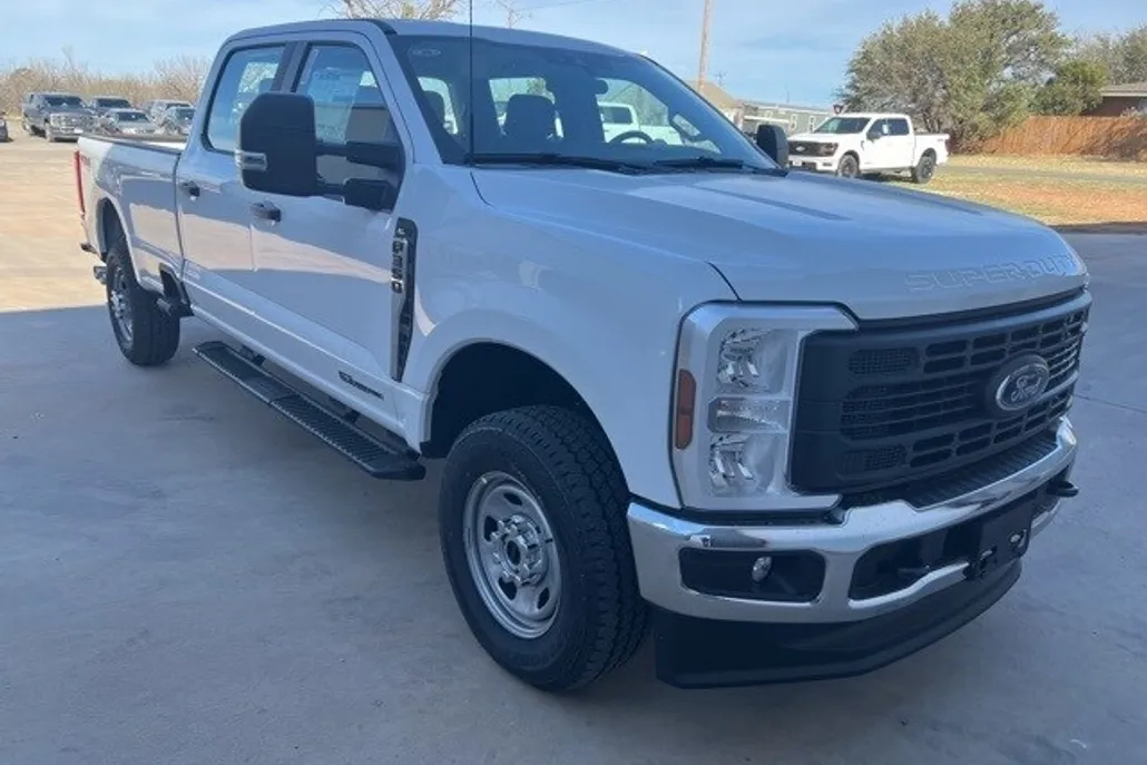 2025 Ford F-350 XL photo 1