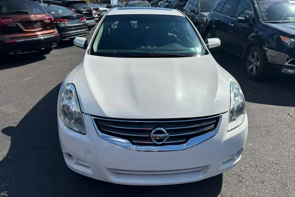 2011 Nissan Altima 2.5 SL photo 1