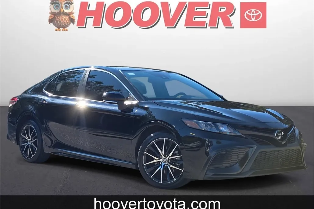 2024 Toyota Camry SE photo 1