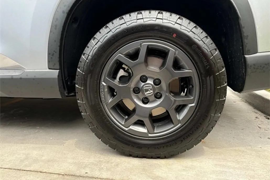 2025 Honda Pilot TrailSport photo 1