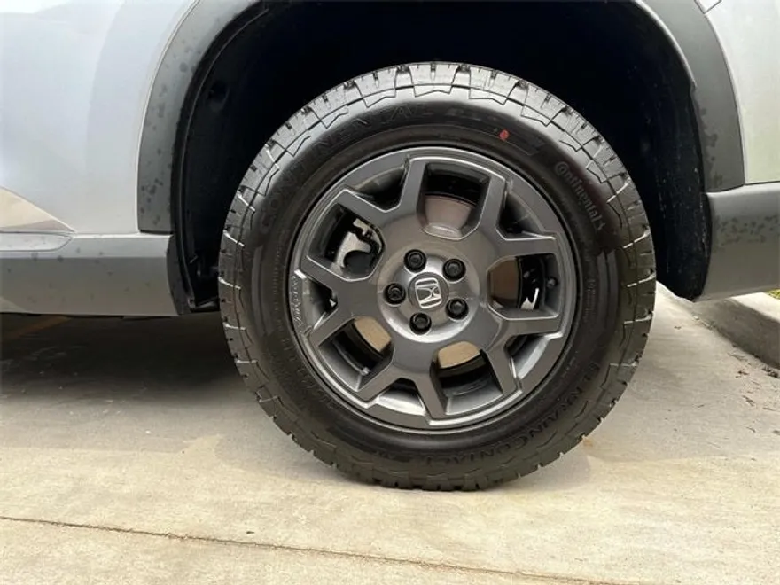2025 Honda Pilot TrailSport photo 1